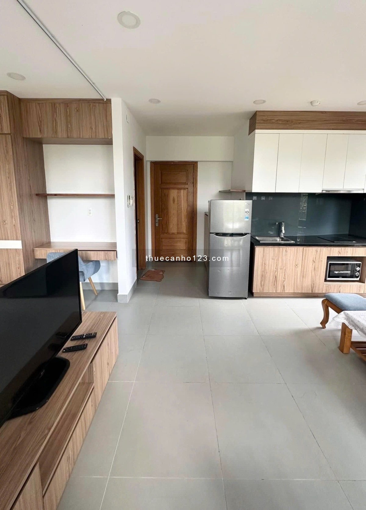 Căn hộ studio 35m² - Gần Thảo Cầm Viên - Ban công, cửa sổ lớn, đầy đủ nội thất.