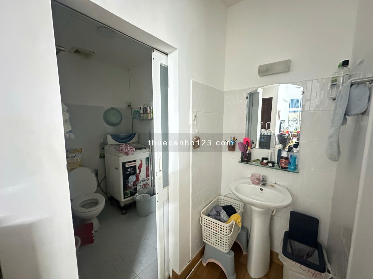 Cho thuê căn hộ 1 phòng ngủ nhà trống Vạn Đô Quận 4 giá 9.5 triệu/tháng