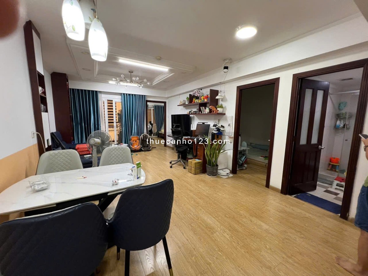 Chung cư Screc, Trường Sa, Q3: 2p ngủ, 2wc, nội thất, 13tr/th