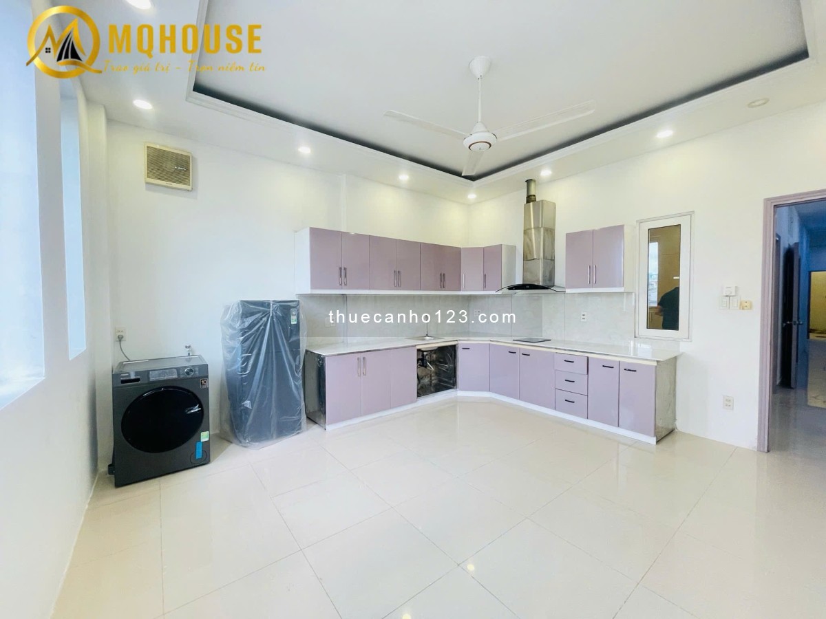 Căn Hộ 2 Phòng Ngủ, 2 WC, Balcony Rộng 75m2. Full Nội Thất, Giặt Riêng. Trung Tâm Bình Thạnh.