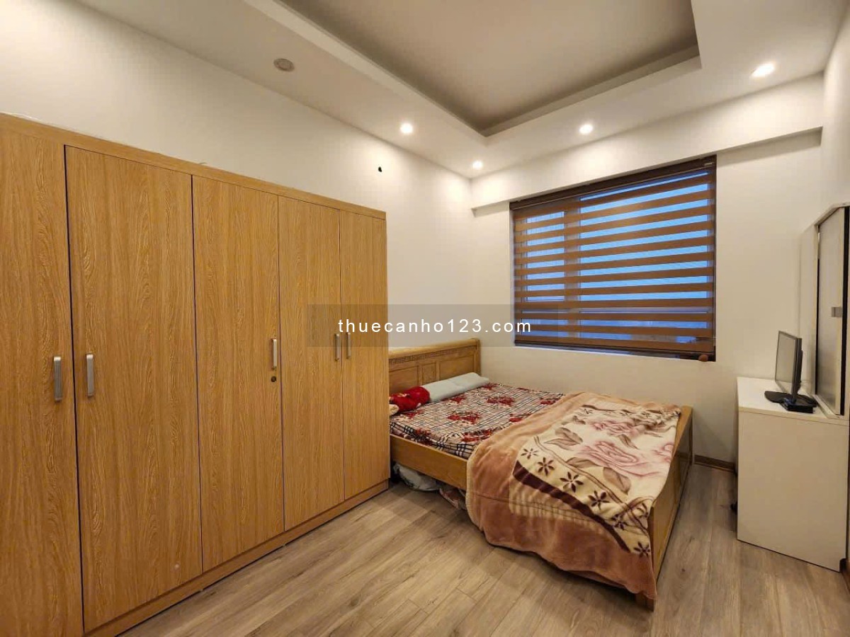 CHCC Screc Tower, Trường Sa, Q3: 73m2, 2p ngủ + có Nt giá 13tr/th