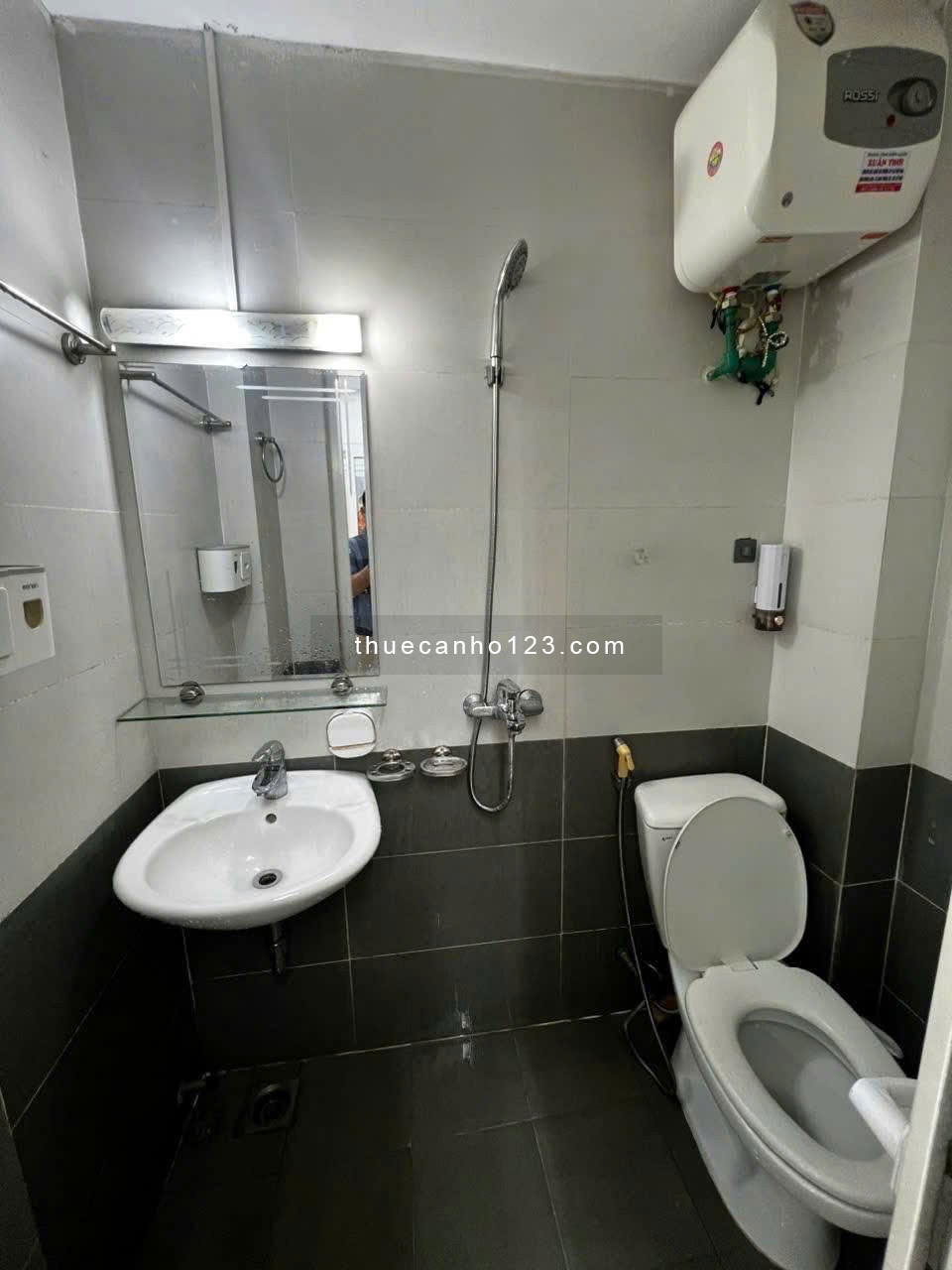 Chung cư 590 CMT8, P11, Q3: 1p ngủ, ban công, 50m2, 6tr5/tháng, Lầu 4