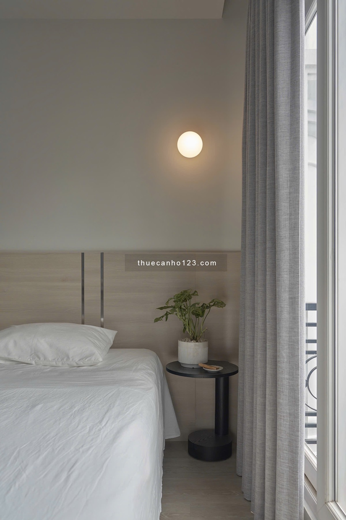 Cho thuê căn hộ 1PN full nội thất cao cấp, ban công thoáng mát Nguyễn Thái Bình quận 1 gần Bùi Viện