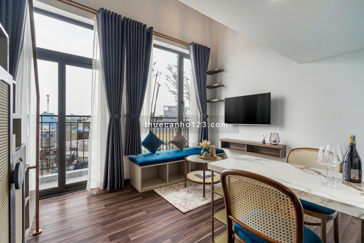 Căn hộ cao cấp duplex 30m² - Gần Landmark 81 - Hồ bơi, gym, rooftop, ban công, cửa sổ lớn.