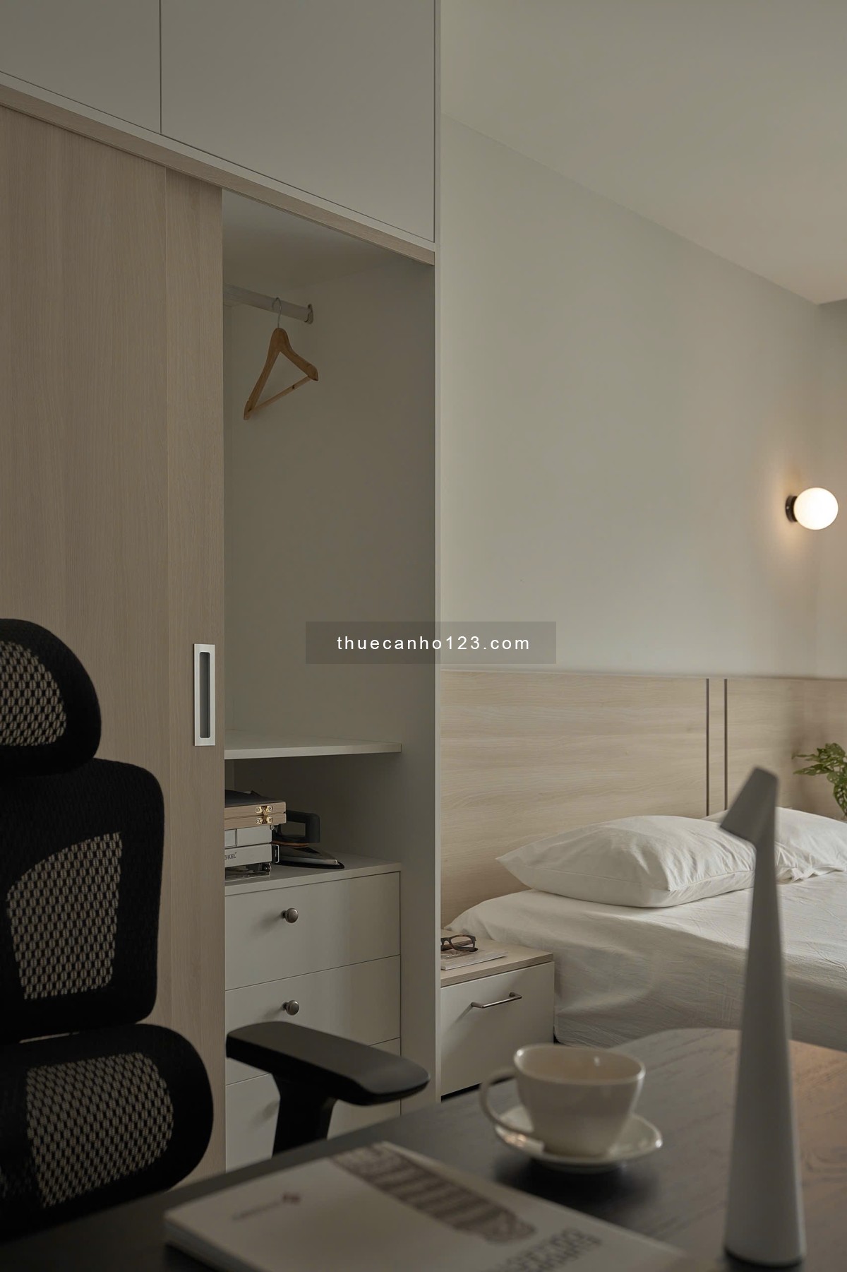 Cho thuê căn hộ 1PN full nội thất cao cấp, ban công thoáng mát Nguyễn Thái Bình quận 1 gần Bùi Viện