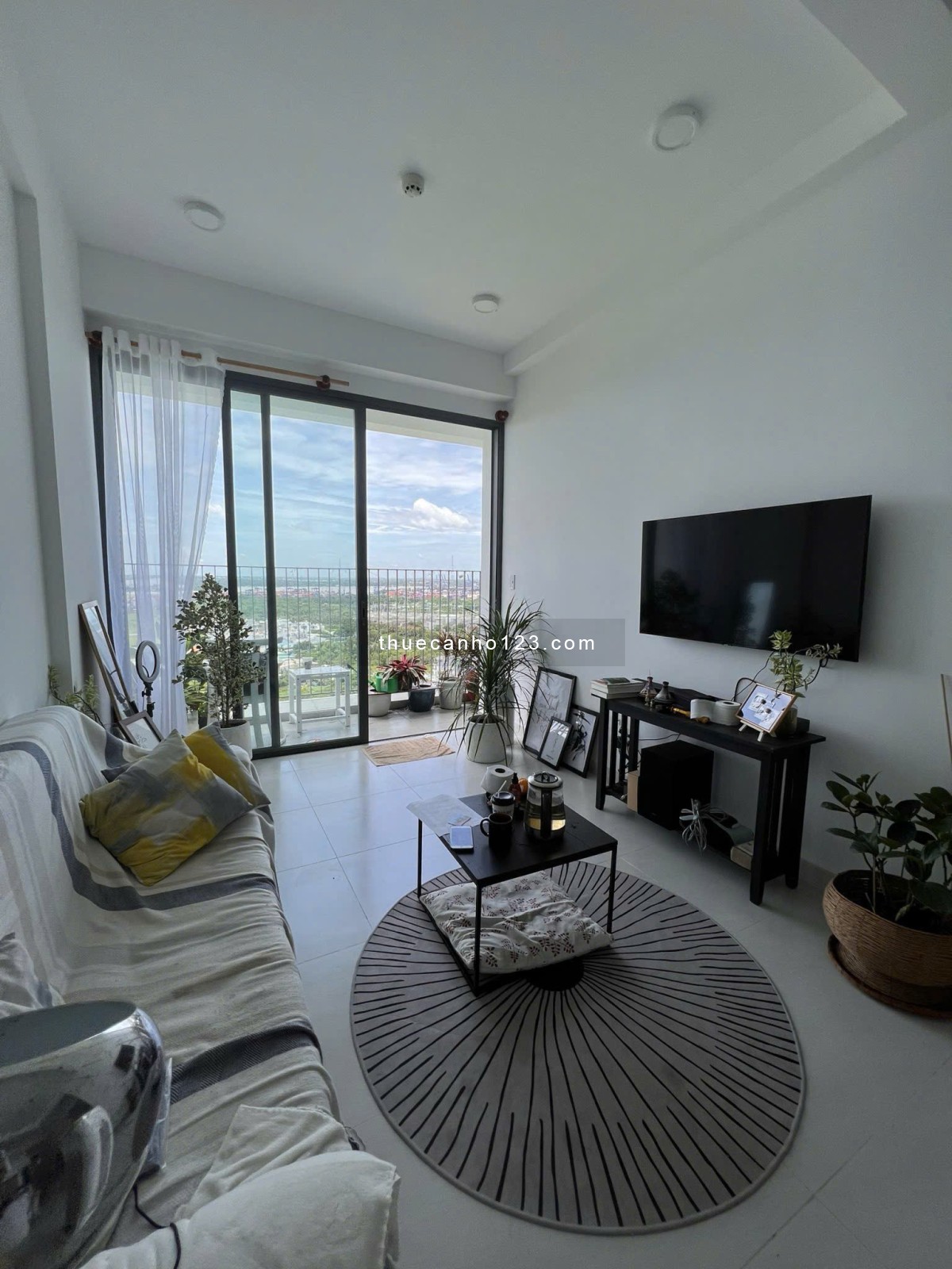 Cho thuê duy nhất căn duplex sân vườn - Full nội thất vintage, chỉ 12tr/tháng