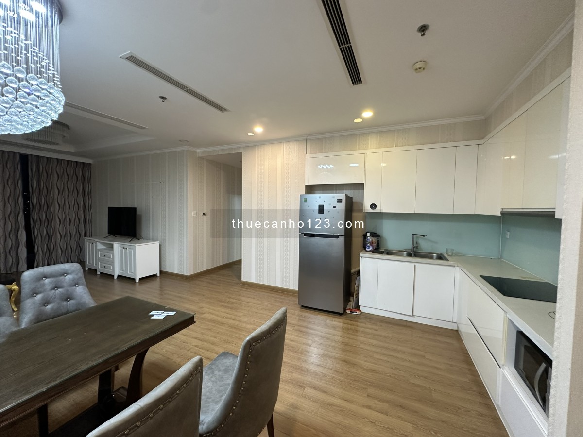 Cho thuê căn góc tầng trung Royal City 3 phòng ngủ full ánh sáng tự nhiên