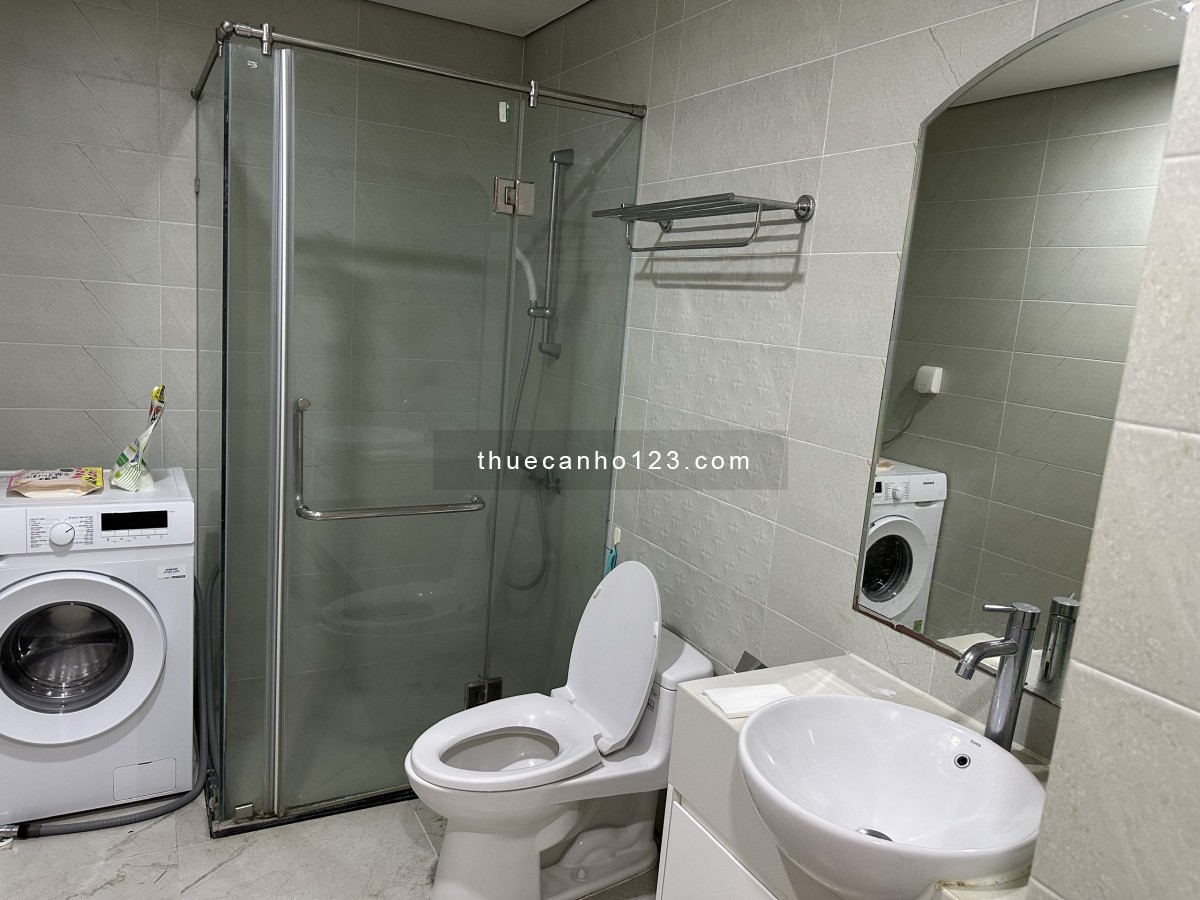 Cho thuê căn góc tầng trung Royal City 3 phòng ngủ full ánh sáng tự nhiên
