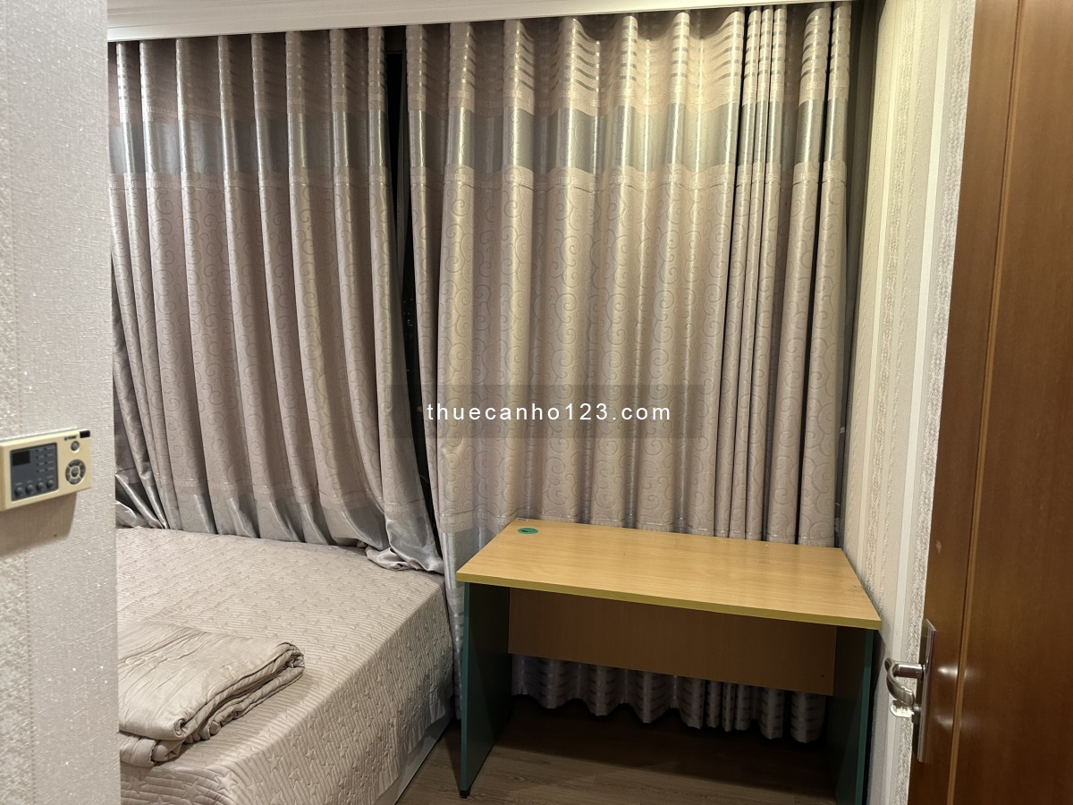 Cho thuê căn góc tầng trung Royal City 3 phòng ngủ full ánh sáng tự nhiên