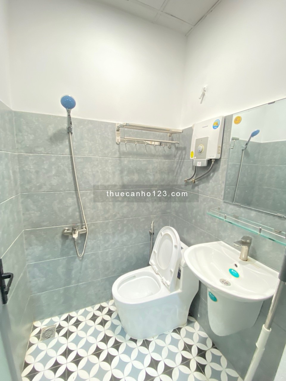 Căn hộ full nội thất cửa sổ, ban công thoáng ở Điện Biên Phủ Bình Thạnh gần Đại học HUTECH, HIU