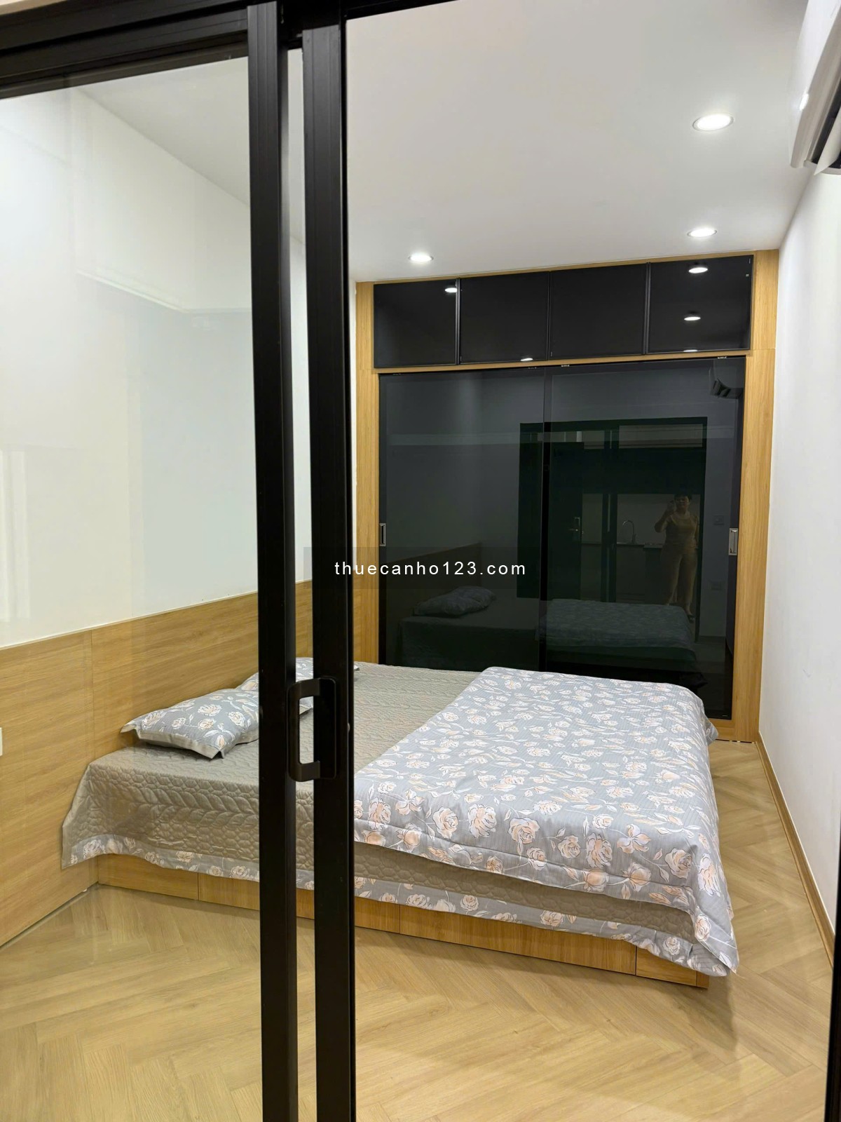 Cho thuê căn 2 ngủ giá 17T, 3N giá 19 tr Royal city giá rẻ nhất thị trường, LH: 0912 396 400
