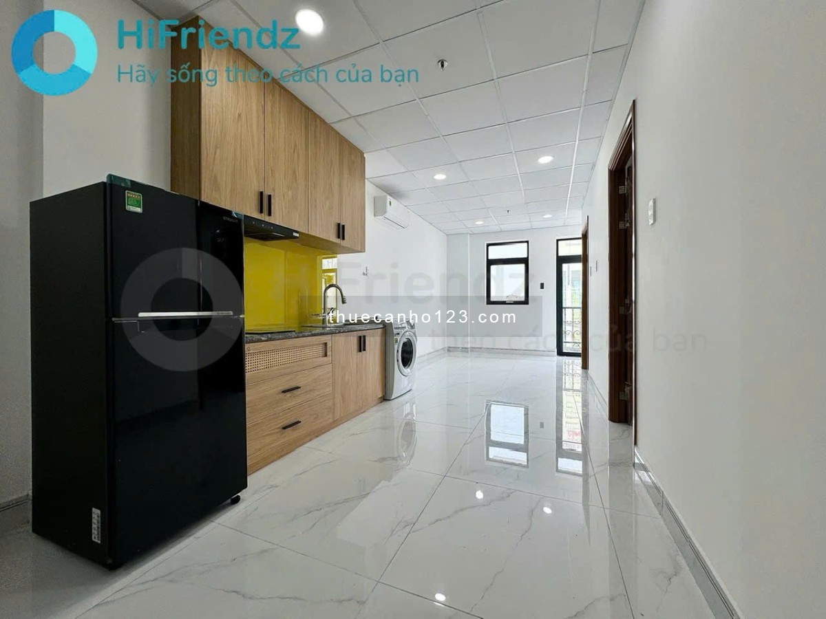 Căn Hộ 2 Phòng Ngủ, Ban Công Rộng 76m2, Full Nội Thất. Toà Nhà Thang Máy, Bảo Vệ. Ngay Hàng Xanh