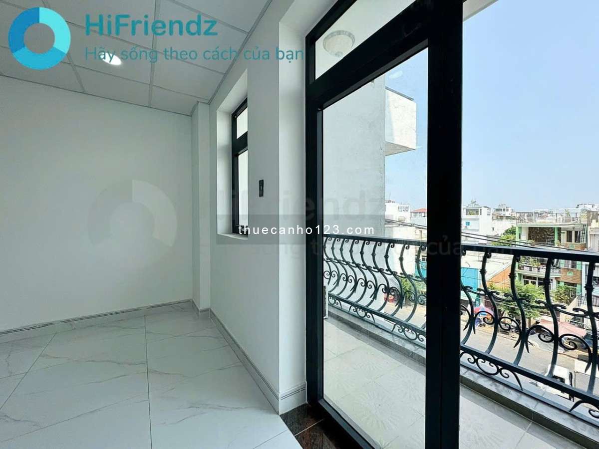 Căn Hộ 2 Phòng Ngủ, Ban Công Rộng 76m2, Full Nội Thất. Toà Nhà Thang Máy, Bảo Vệ. Ngay Hàng Xanh