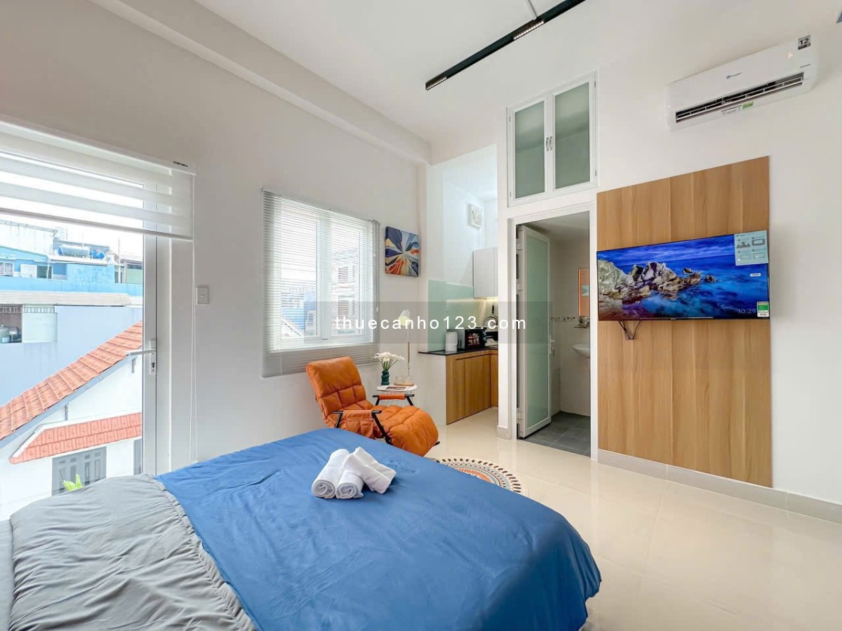 Cho thuê căn hộ full nội thất – cửa sổ rộng, thoáng mát.