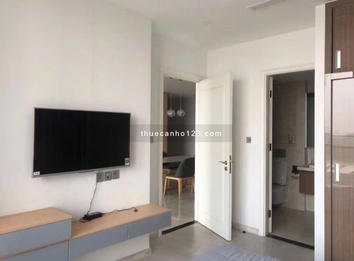 Cho thuê căn hộ 3PN, 2WC, 118m2 tại Vinhomes Golden River Ba Son, 40 triệu view sông