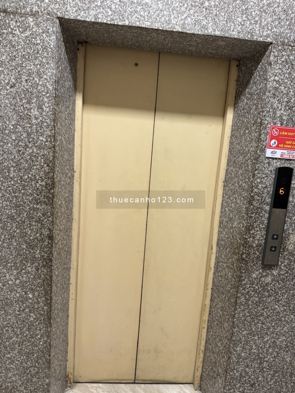 Cho thuê căn hộ 107 m2, chung cư B2 số 590 Cách Mạng Tháng Tám, quận 3