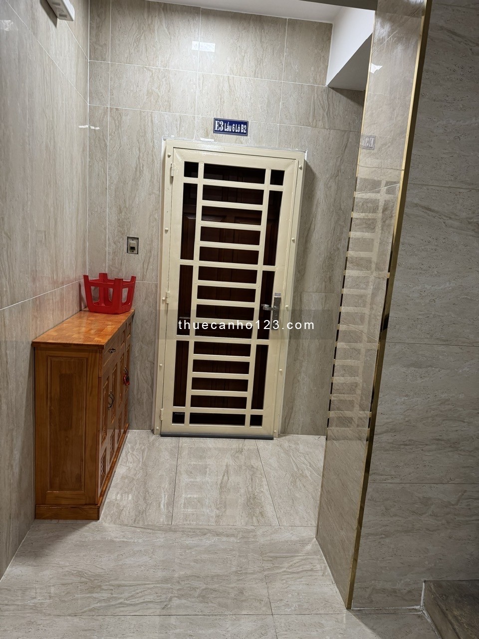 Cho thuê căn hộ 107 m2, chung cư B2 số 590 Cách Mạng Tháng Tám, quận 3