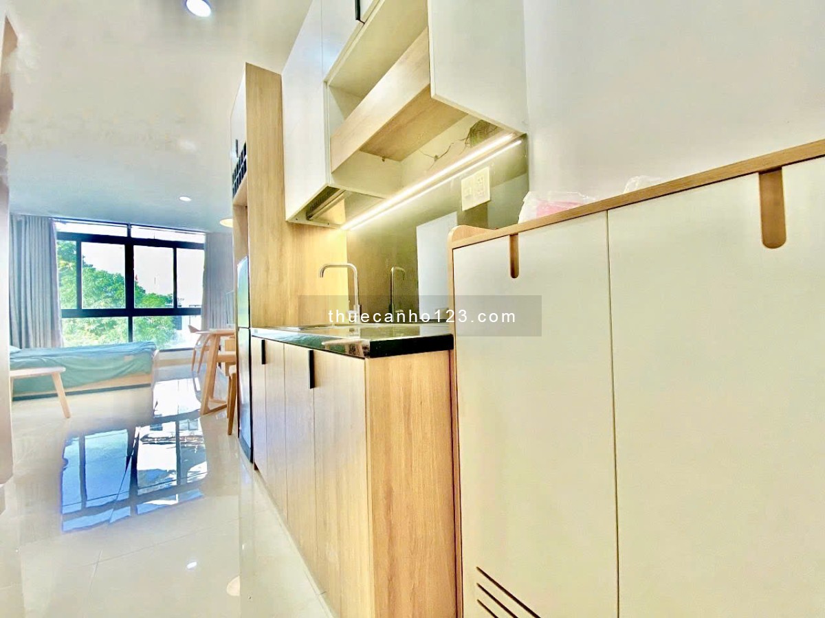 CH xinh - Nội thất xịn, DT 40m2, hầm xe, thang máy, bãi đỗ ô tô - Nguyễn Ngọc Phương, gần Q1