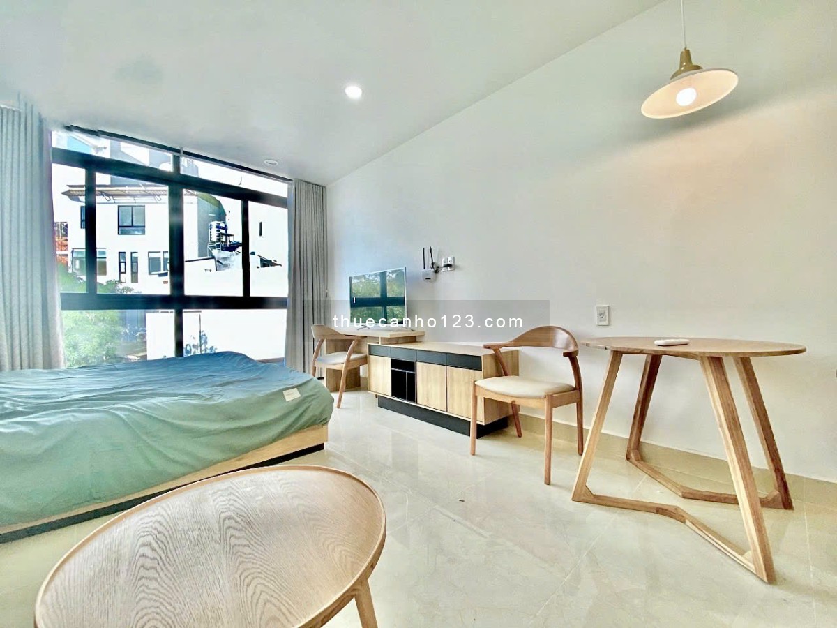 CH xinh - Nội thất xịn, DT 40m2, hầm xe, thang máy, bãi đỗ ô tô - Nguyễn Ngọc Phương, gần Q1