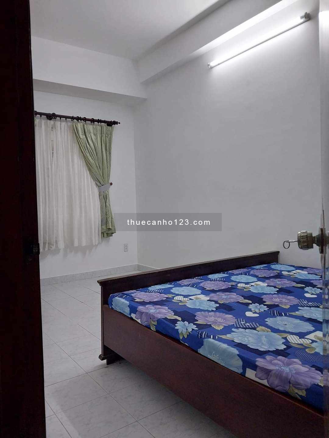 Cần cho thuê gấp căn hộ Vạn đô Q4 , Dt 85m2, 2phòng ngủ, nhà có nội thất đầy đủ, nhà rộng thoáng má