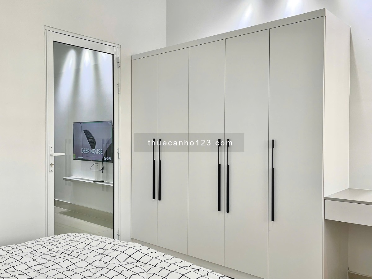 Căn hộ 2 phòng ngủ có ban công full nội thất Bình Thạnh gần Đại học Hutech