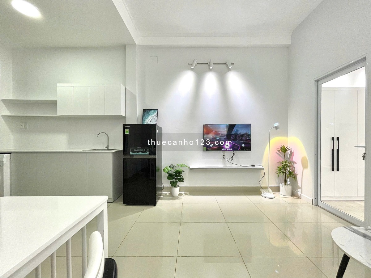 Căn hộ 2 phòng ngủ có ban công full nội thất Bình Thạnh gần Đại học Hutech