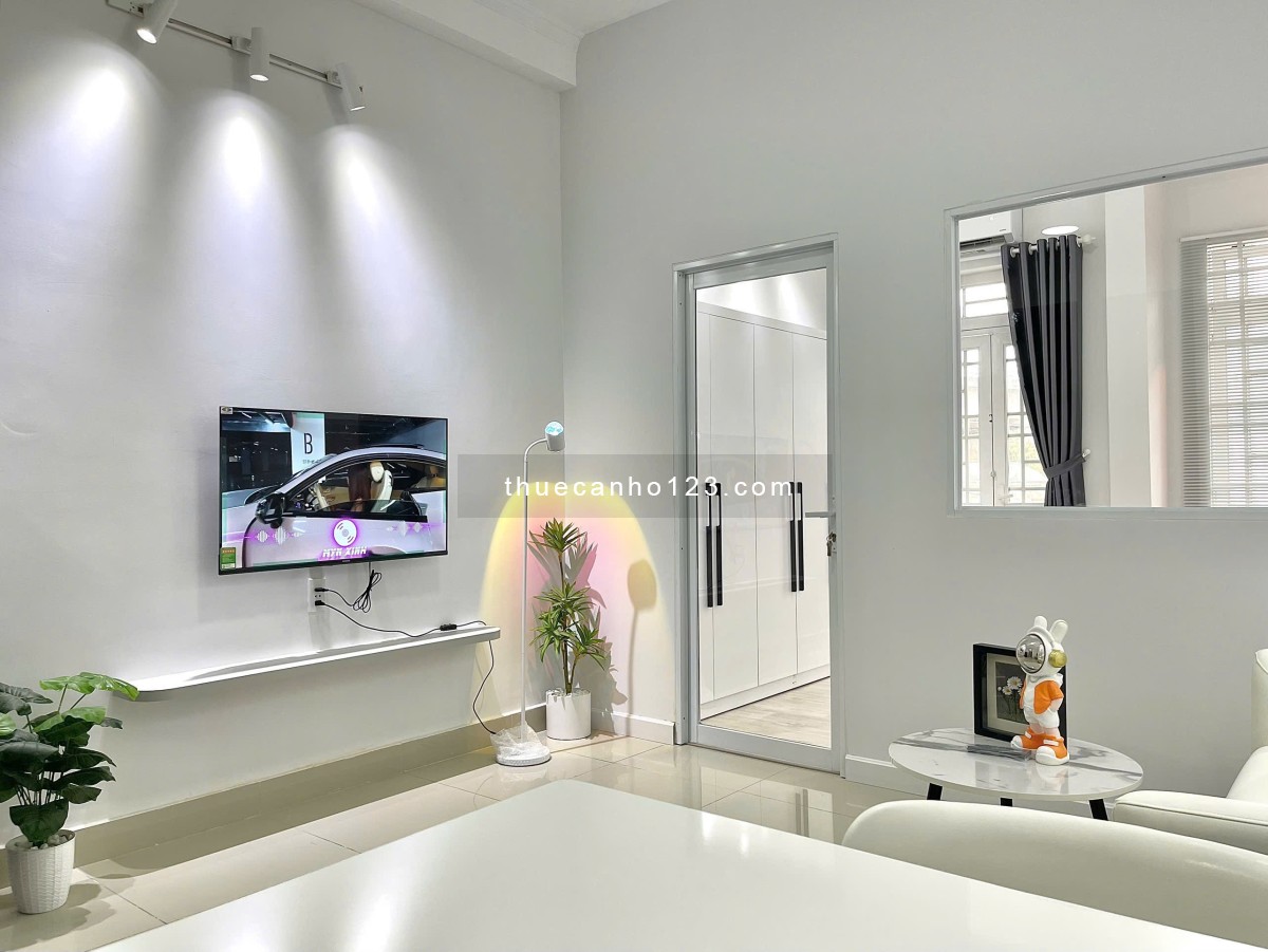 Căn hộ 2 phòng ngủ có ban công full nội thất Bình Thạnh gần Đại học Hutech