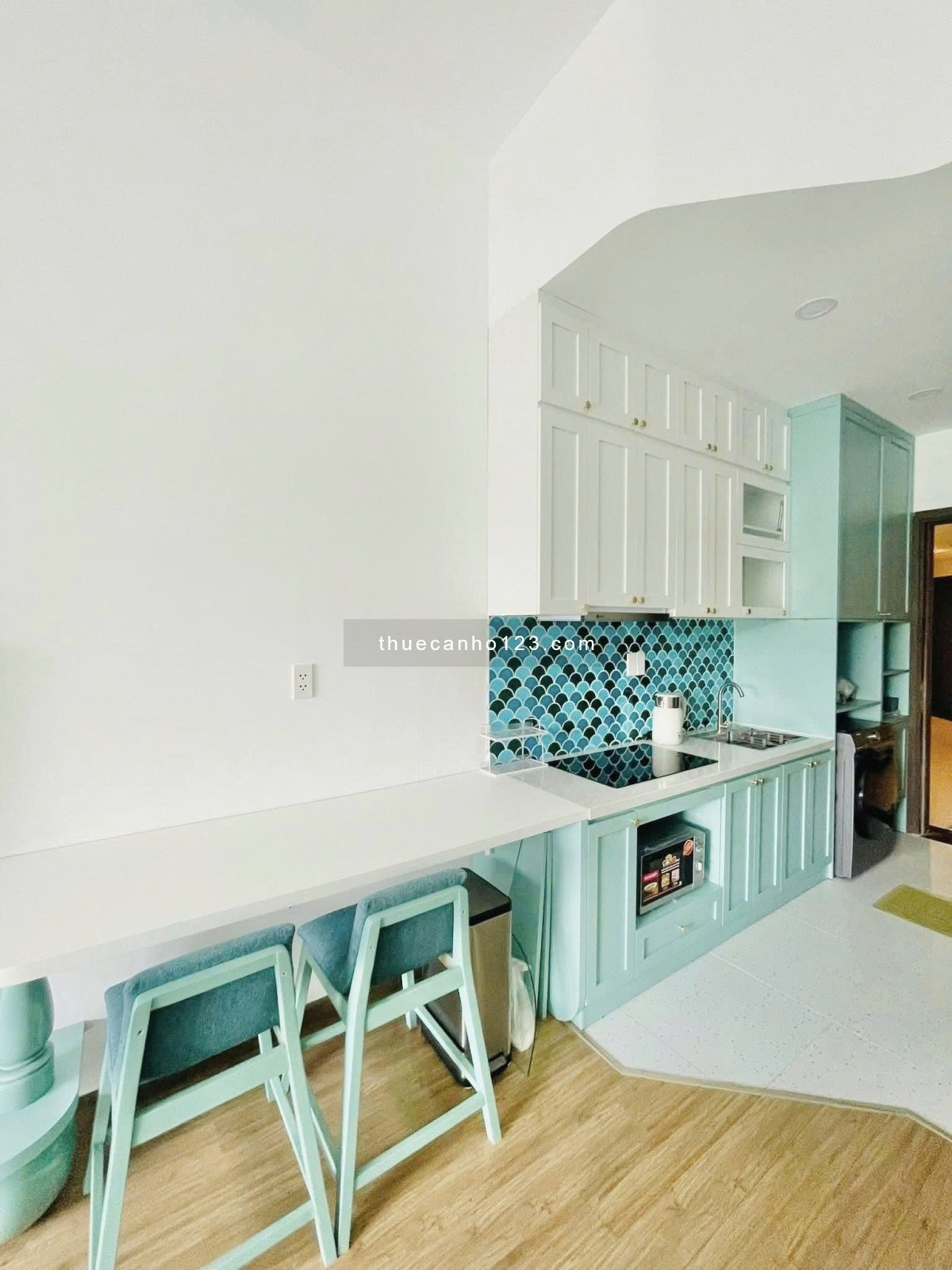 Trống sẵn – Cho thuê studio full nội thất mới 100% tại The Sun Avenue