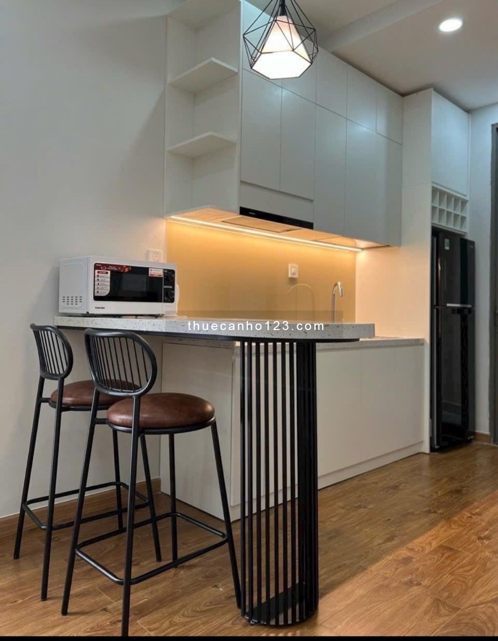 STUDIO MILLENNIUM Q4 35m2 view ban công giá chỉ 12tr/tháng. 0934258331 e Thuỷ