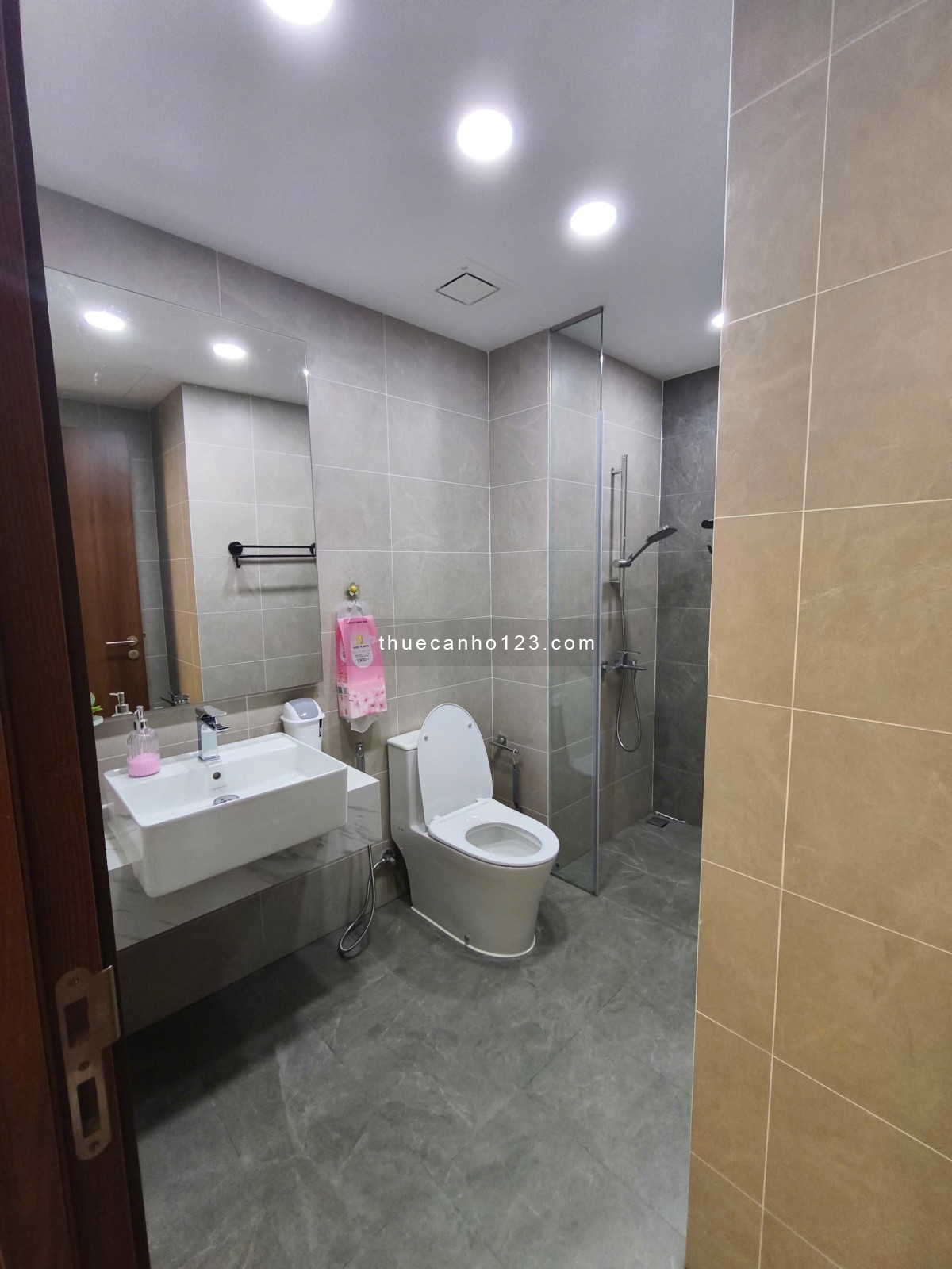 Hot! Cho Thuê Gấp CH 2PN+2WC Full NT View Toàn Thành Phố Triệu Đô Tại Privia Khang Điền Bình Tân