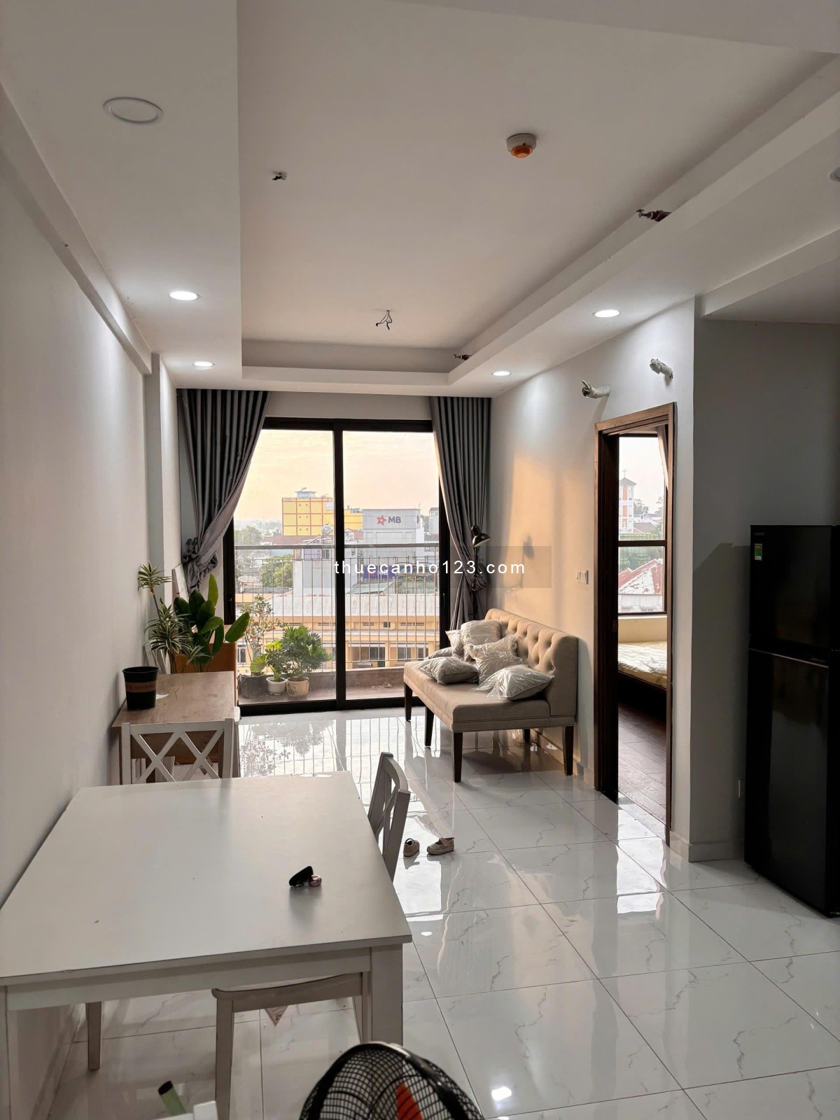 Cần Cho thuê 2PN2WC tại Opal Skyline Sẵn Full Đầy Đủ Nội thất đẹp Giá chỉ 6tr5/tháng