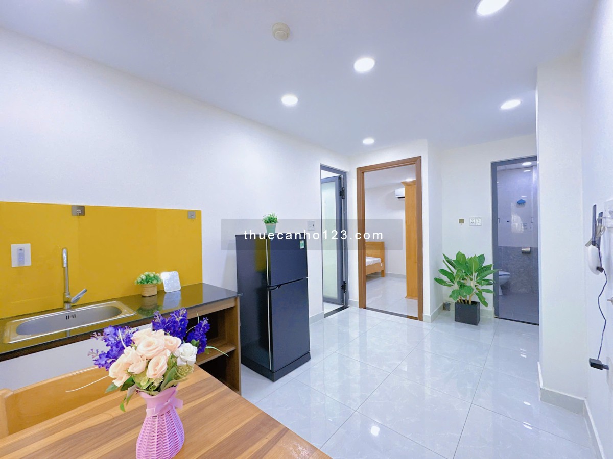 Căn Hộ 2 Phòng Ngủ Full Nội Thất, Thoáng Mát, Thang Máy, Bảo Vệ. Ngay Phan Đăng Lưu, ĐH Mỹ Thuật