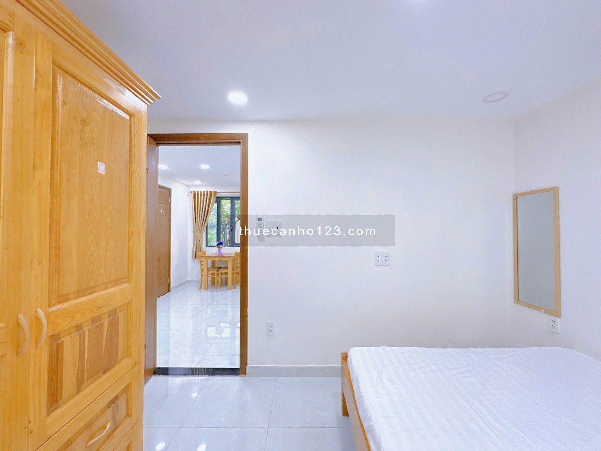 Căn Hộ 2 Phòng Ngủ Full Nội Thất, Thoáng Mát, Thang Máy, Bảo Vệ. Ngay Phan Đăng Lưu, ĐH Mỹ Thuật
