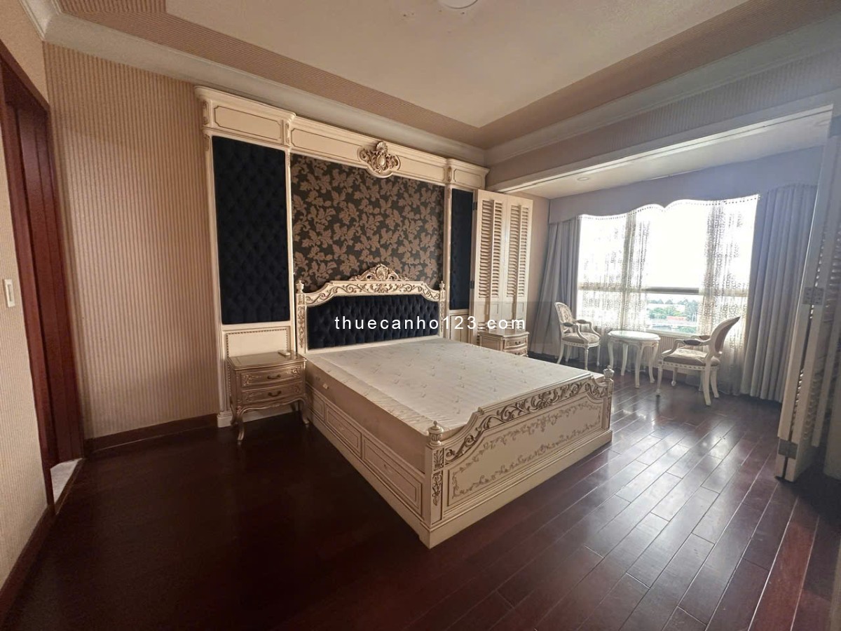 Cho thuê căn hộ 3 phòng ngủ, lầu cao view Landmark 81, nội thất cao cấp giá 23 triệu/tháng