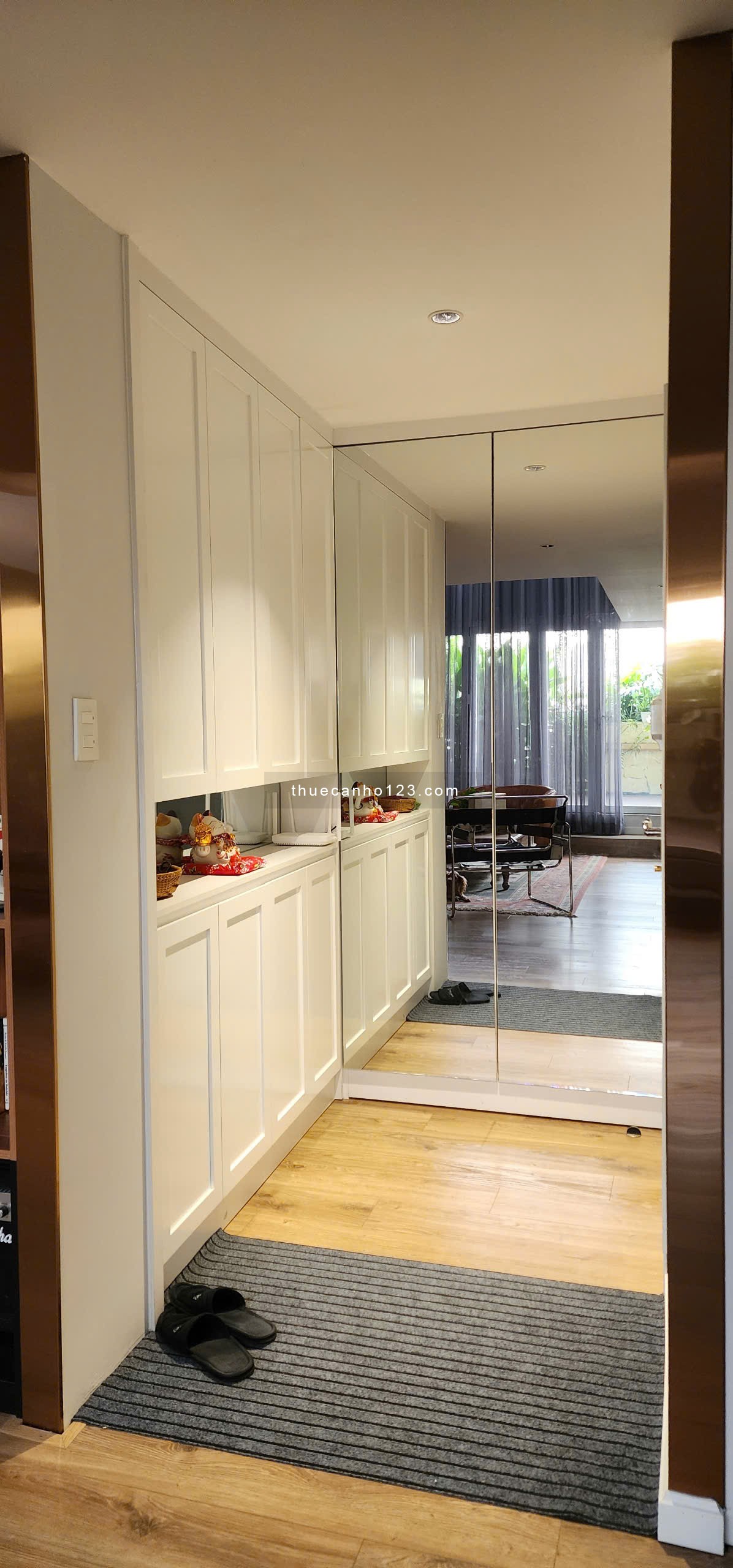 Cho thuê căn hộ Sky Garden 2, Phú Mỹ Hưng, Q. 7 nhà 4PN, 4WC, DT: 325m2 giá 65 triệu