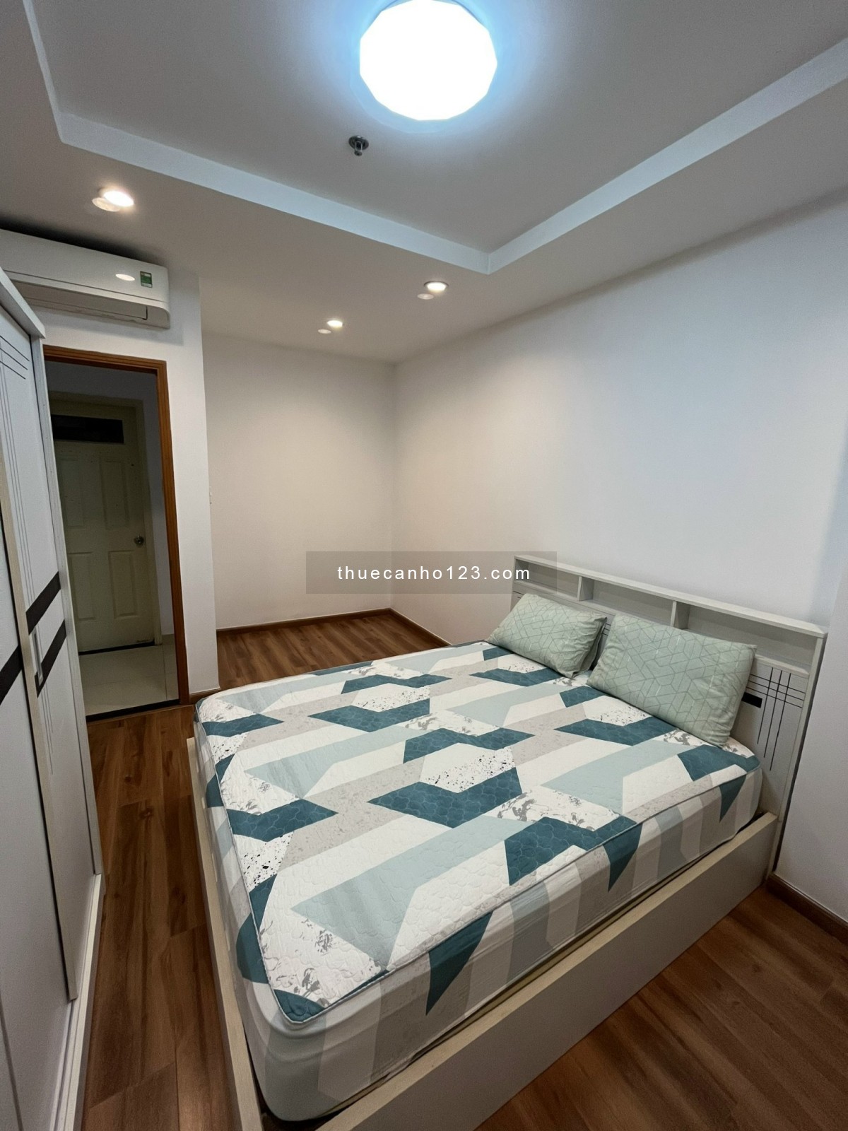 Cần cho thuê căn hộ chung cư Hưng Phát 1 - MT Lê Văn Lương, 1PN dọn vào ở ngay. LH: 090.696.8363