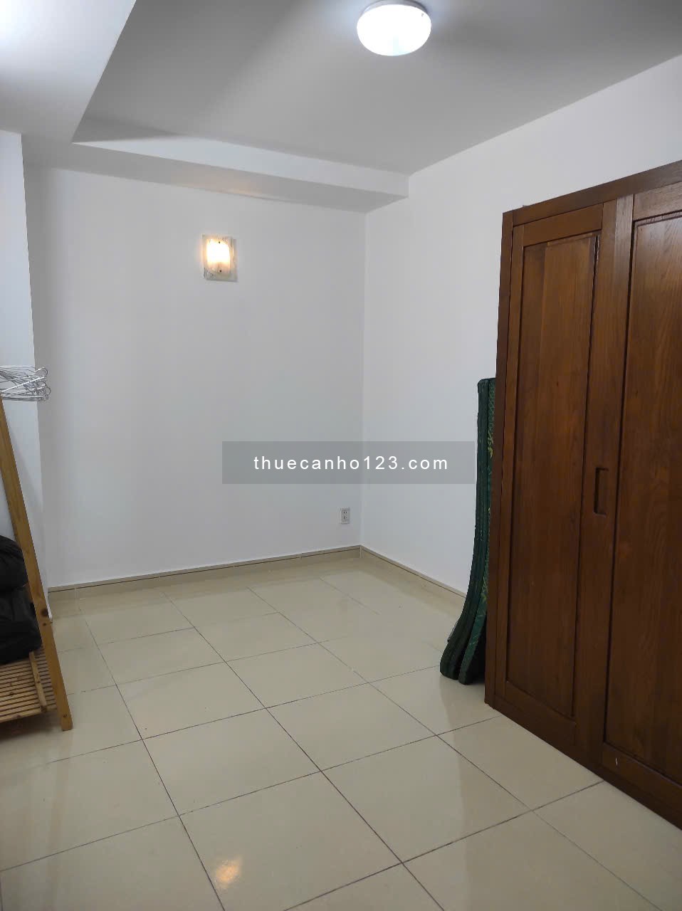 Cho thuê căn hộ tầng cao, thoáng mát, yên tĩnh