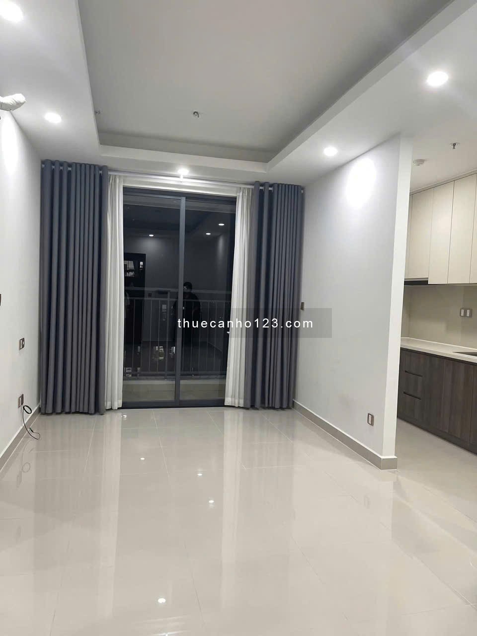 Chung cư Samland, Nguyên Hồng, GV: 2p ngủ, ban công, 12tr5/tháng