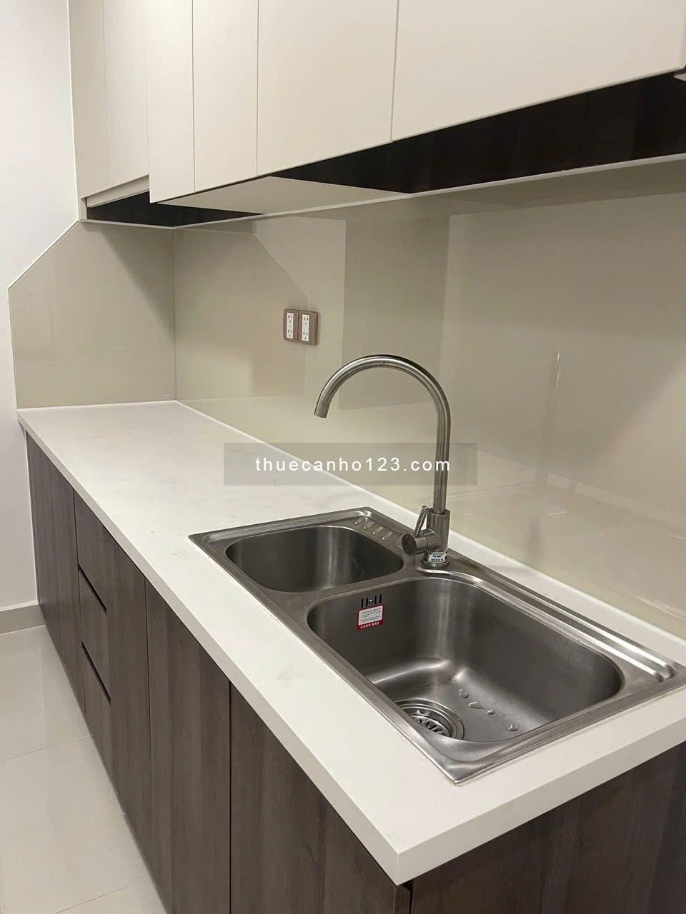 Chung cư Samland, Nguyên Hồng, GV: 2p ngủ, ban công, 12tr5/tháng