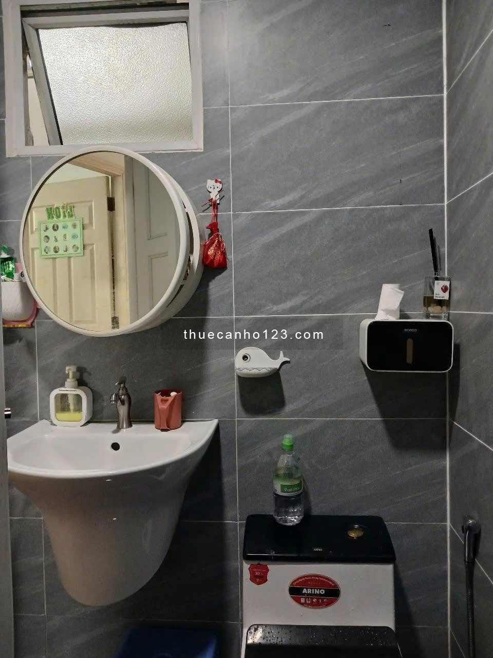 Chung cư Lạc Long Quân, P5, Q11: 2p ngủ, ban công, 70m2, 8tr