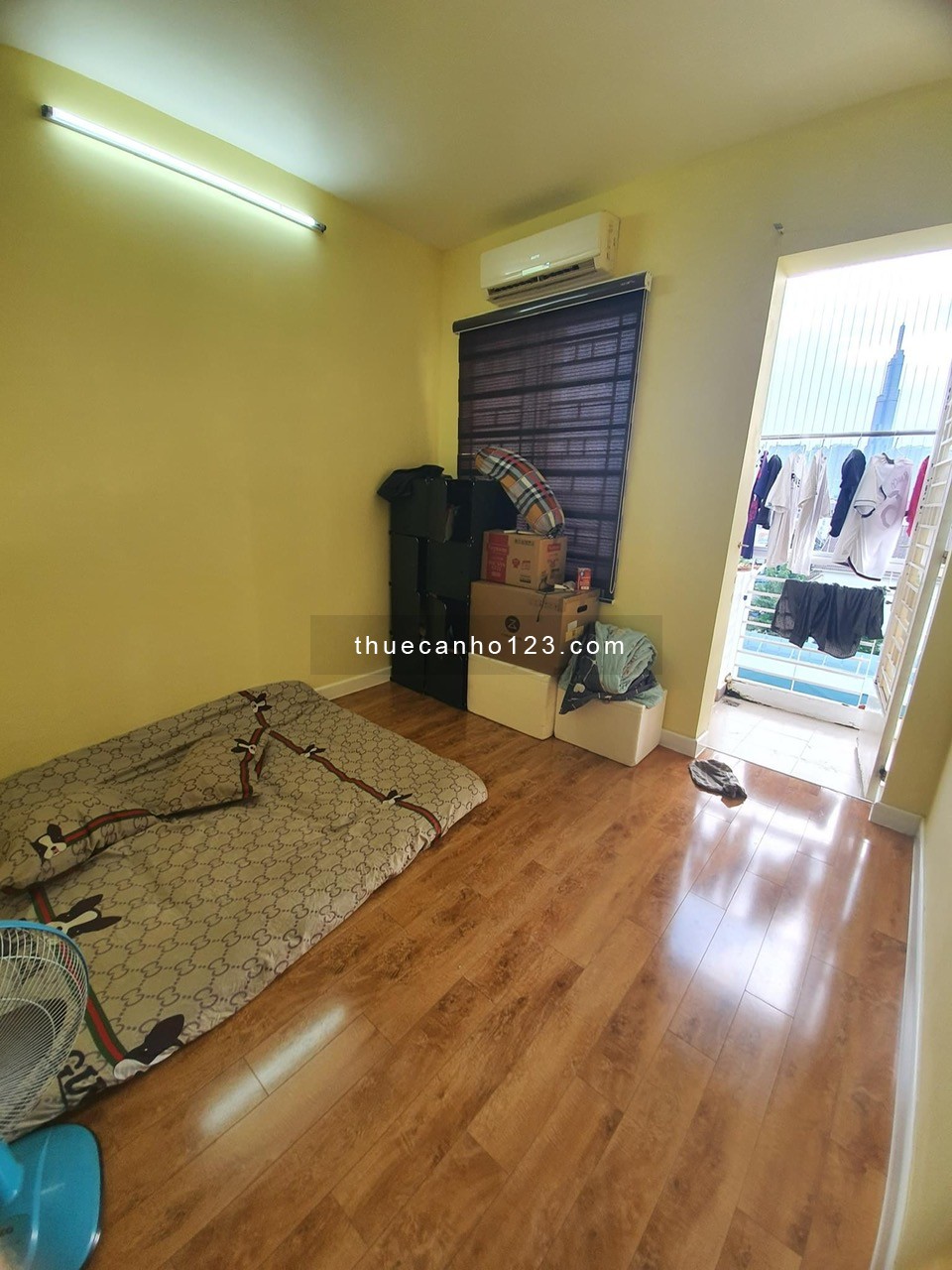 Chung cư Ông Ích Khiêm, P5, Q11: 2p ngủ, máy lạnh, ban công, 7tr5