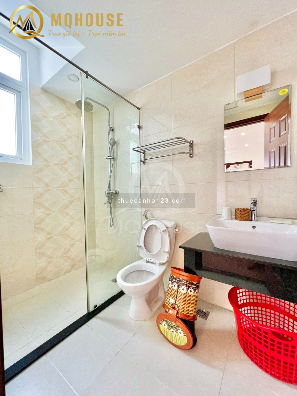 CHO THUÊ CHDV 2PN BAN CÔNG/CỬA SỔ SANG TRỌNG KHU SÂN BAY NHIỀU TIỆN ÍCH