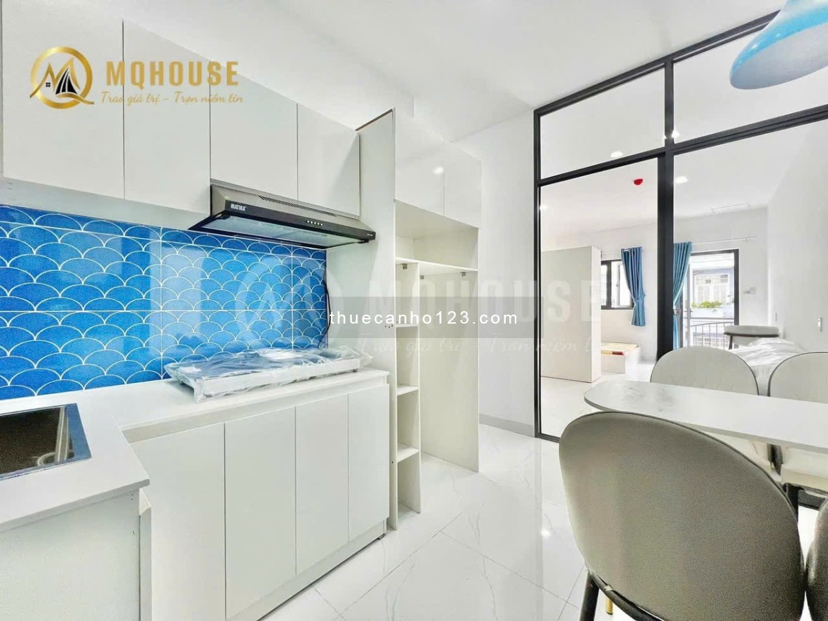 Căn Hộ 1 Phòng Ngủ Ban Công, Full Nội Thất, Thang Máy. Toà Nhà Mới, Ngay Metro và Landmark 81