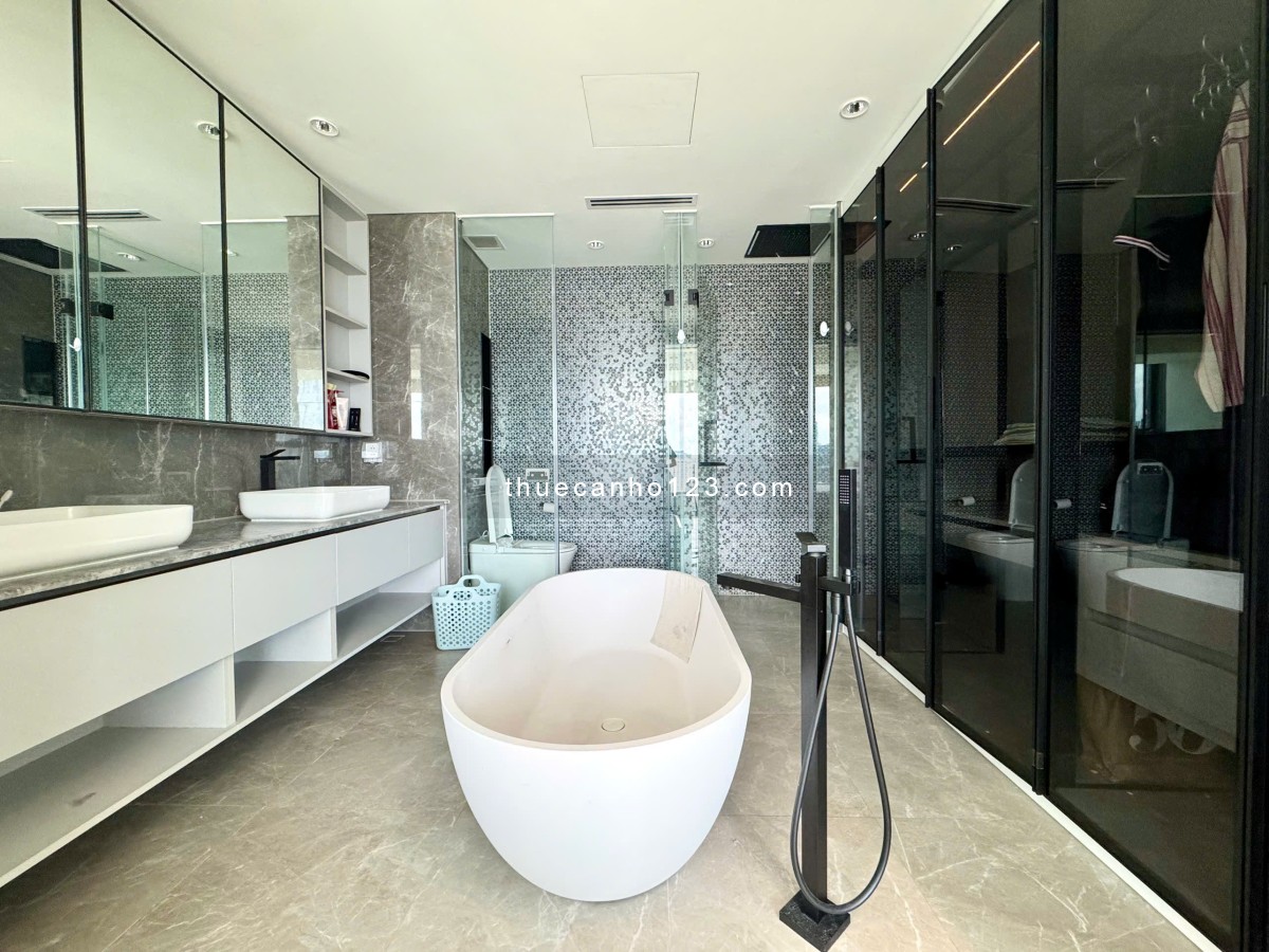 The Opera cho thuê căn hộ 4 phòng ngủ view trực diện sông và thành phố, thang máy riêng