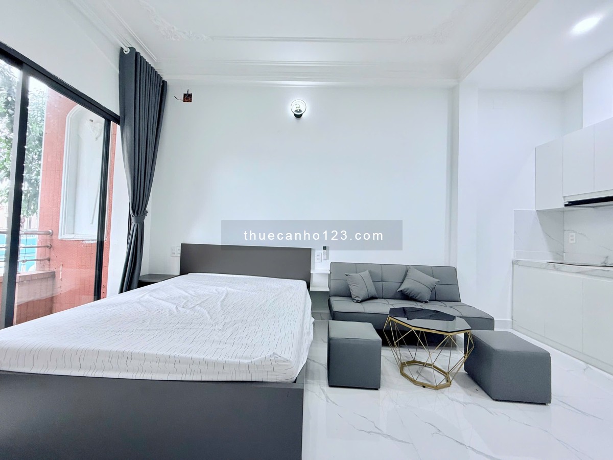 Cho thuê căn hộ ban công thoáng đường Khánh Hội Quận 4 gần đại học Nguyễn Tất Thành, Luật