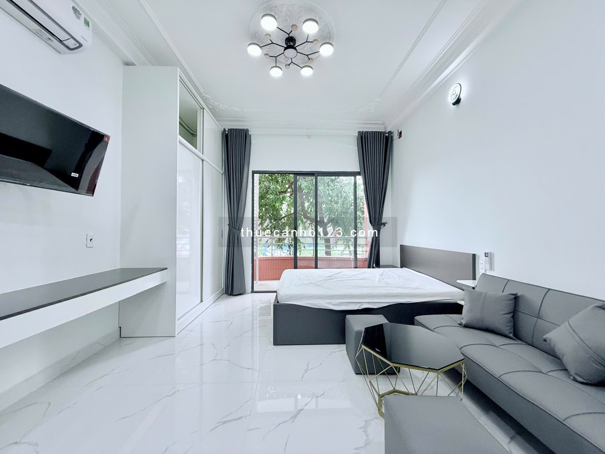 Cho thuê căn hộ ban công thoáng đường Khánh Hội Quận 4 gần đại học Nguyễn Tất Thành, Luật