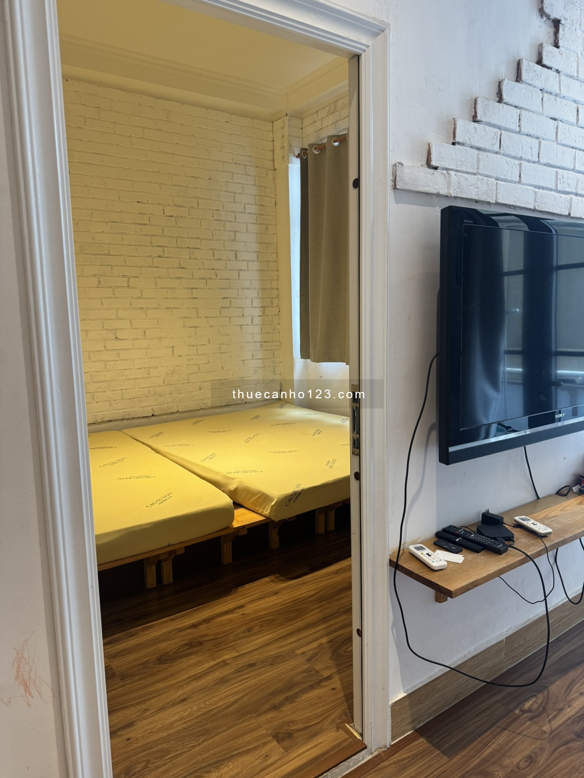 Cho thuê căn hộ 2 phòng ngủ chung cư 207 Bùi Viện