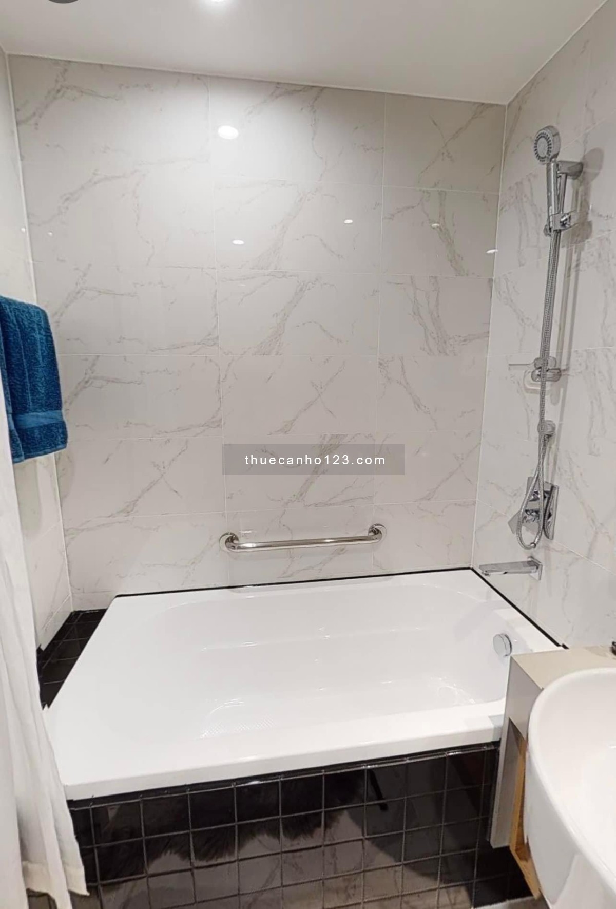 Cho thuê căn hộ cao cấp Zenity Số 608 mặt tiền đường Võ Văn Kiệt, Phường Cầu Kho, Quận 1, TP. HCM.