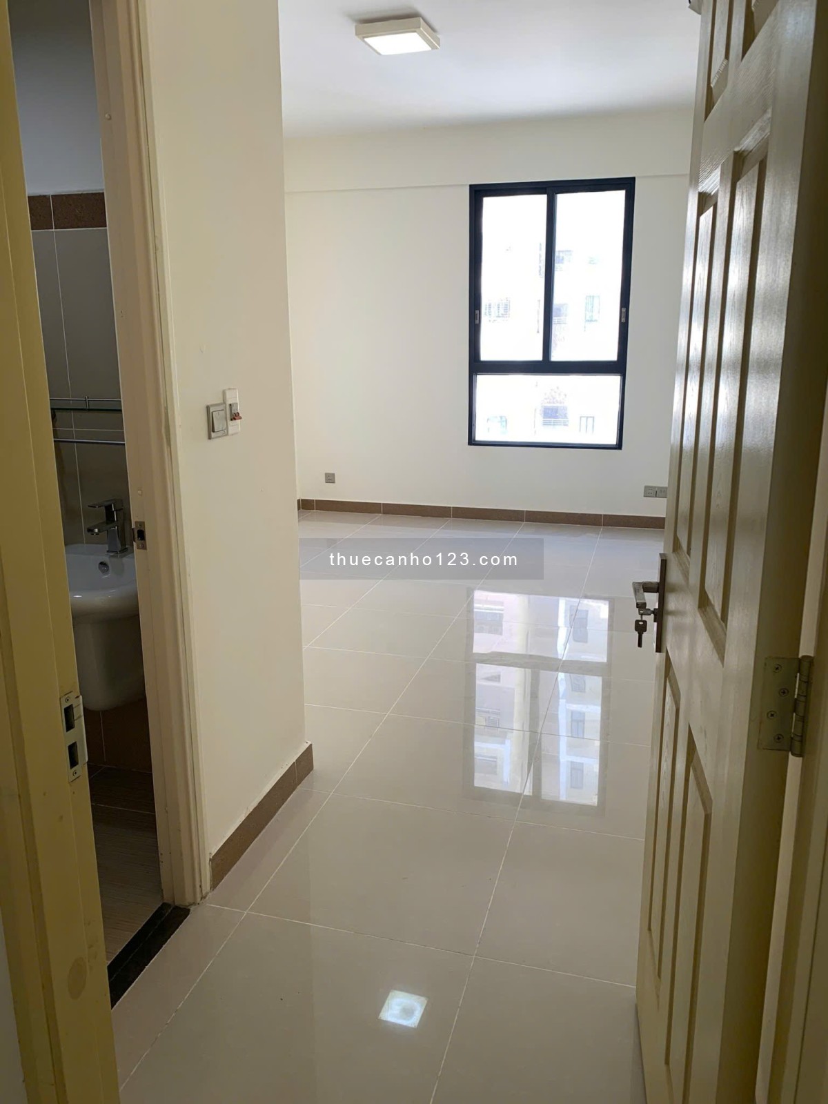Cho thuê 161m², 3PN 4WC – Nhà trống, vào ở liền – Giá 11tr5. Xem nhà dễ ợt, liên hệ em ngay!