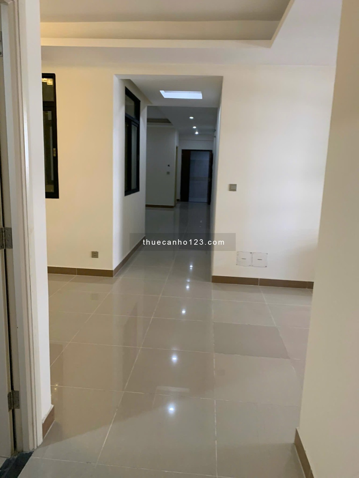 Cho thuê 161m², 3PN 4WC – Nhà trống, vào ở liền – Giá 11tr5. Xem nhà dễ ợt, liên hệ em ngay!